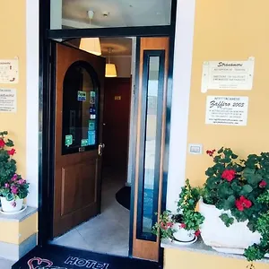 https://stranamore.it-romehotels.com