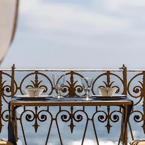 https://casa-dartista.hotelitalianriviera.com